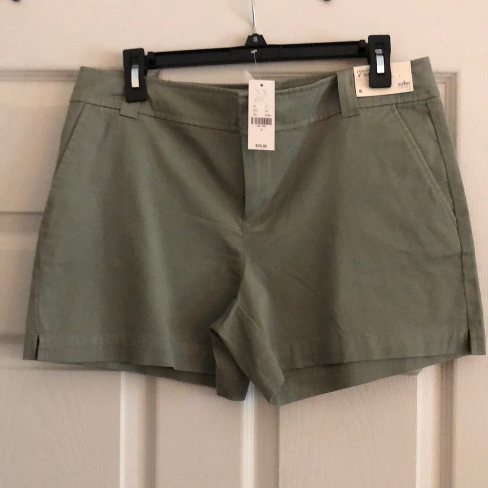 Size 6 4” shorts Army green